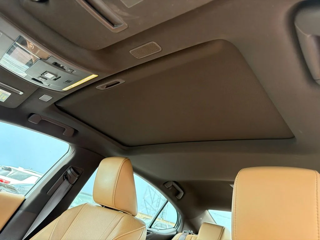 Used 2020 White Lexus 350 Luxury image 19