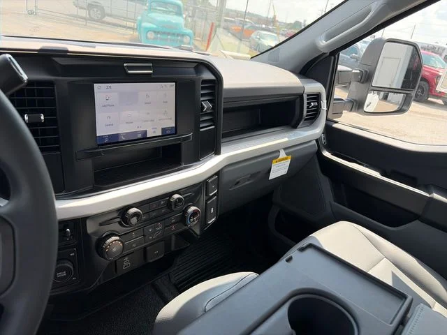 New 2027 Oxford White Ford F-350® XL image 18