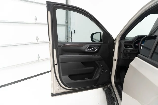 Used 2023  Chevrolet Z71 image 16
