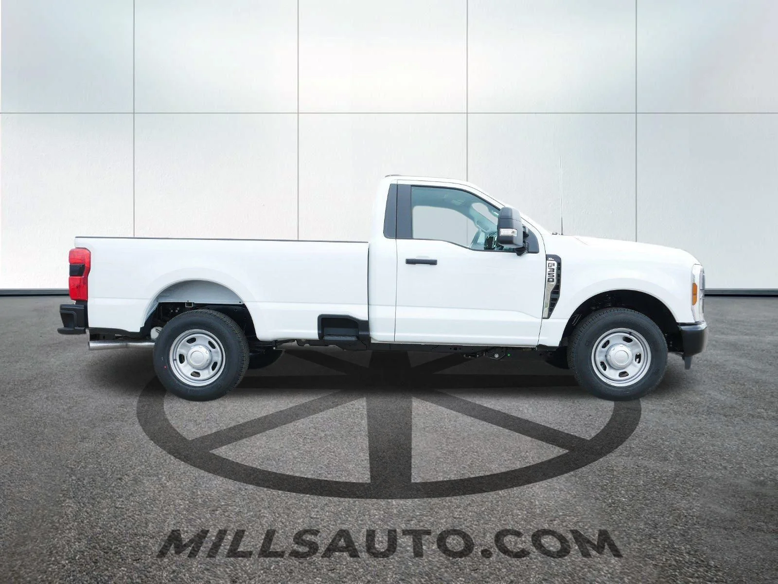 New 2024 Oxford White Ford F-350® XL image 4