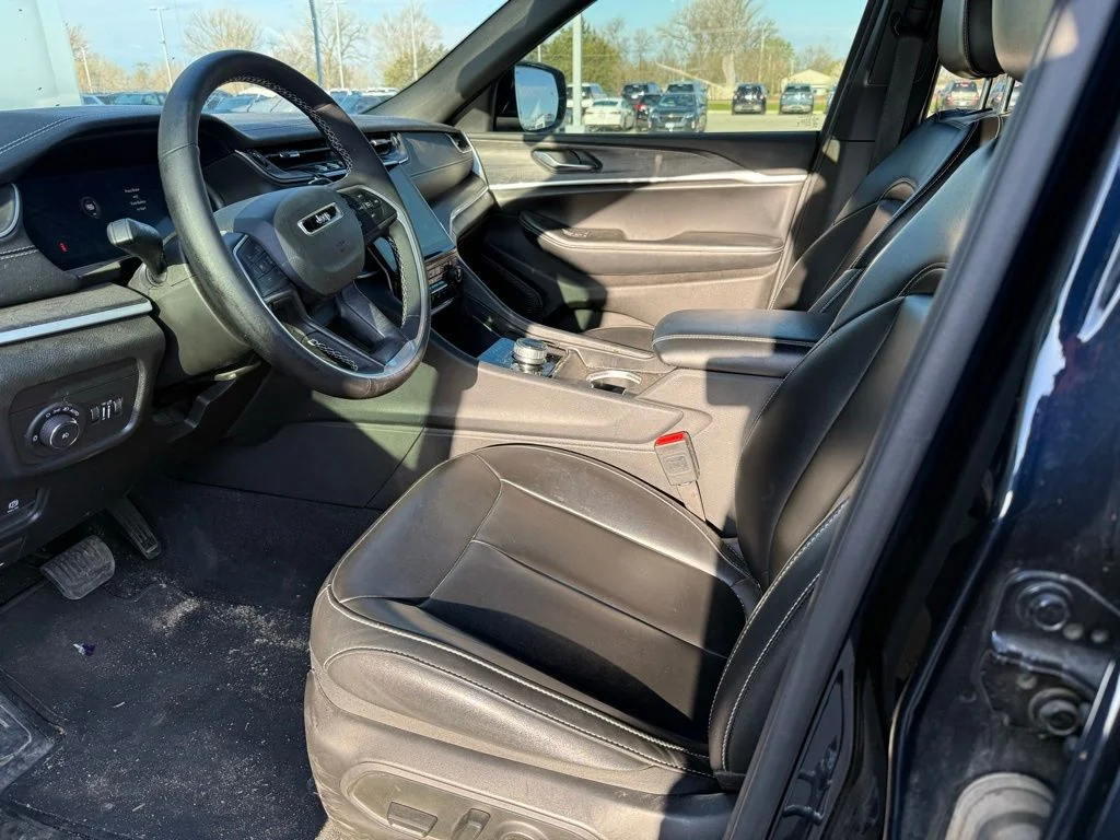 Used 2025 Black Jeep Limited image 37