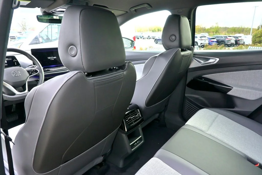 2025 Volkswagen ID.4 PRO - Photo 12