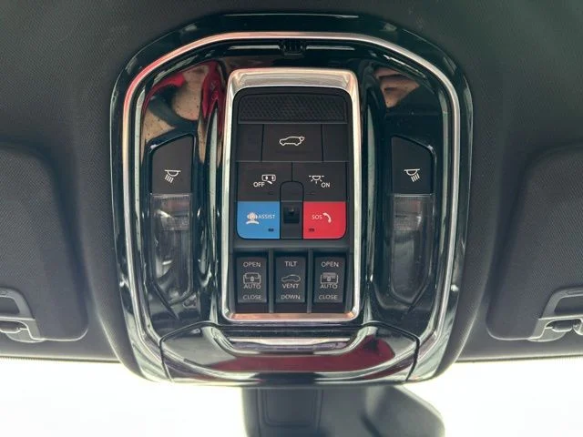 Used 2022 Gray Metallic Jeep Overland image 58