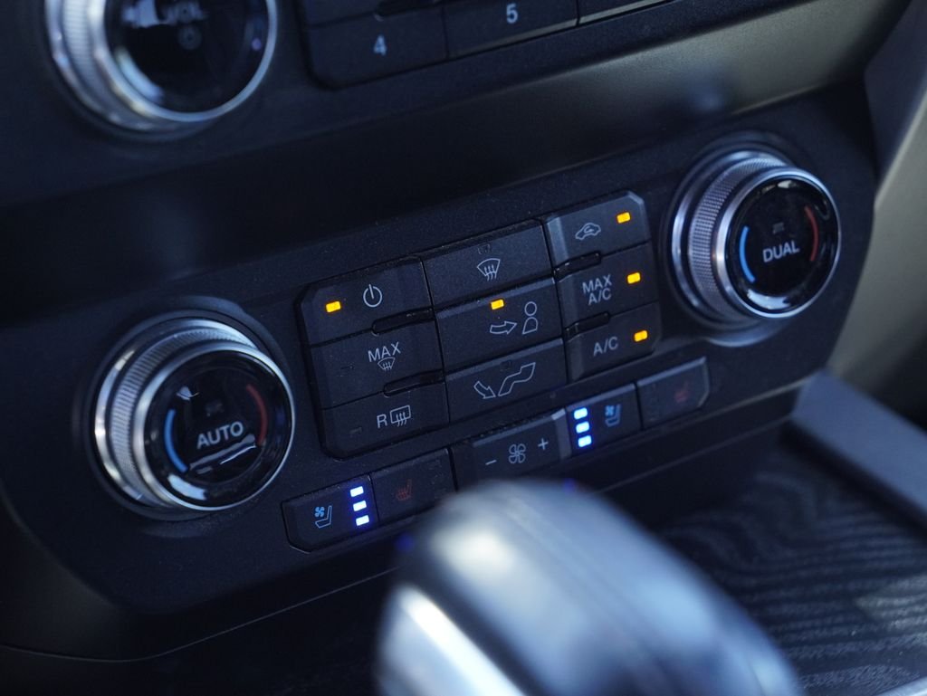 Used 2019 Black Ford Platinum image 16