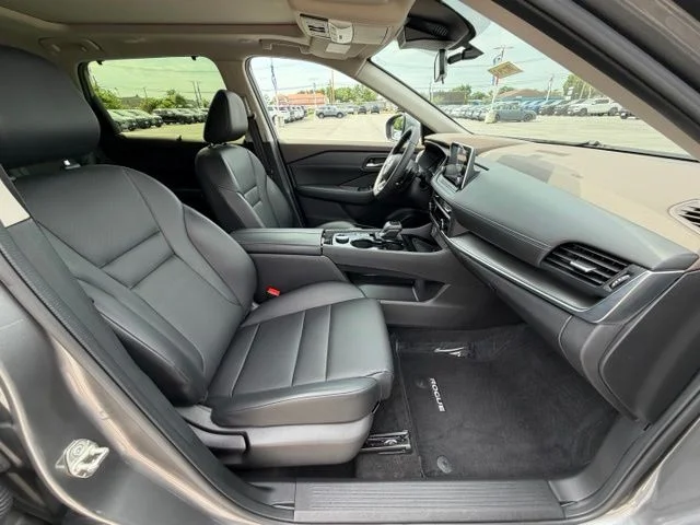 Certified Used 2023 Gun Metallic Nissan SV image 14
