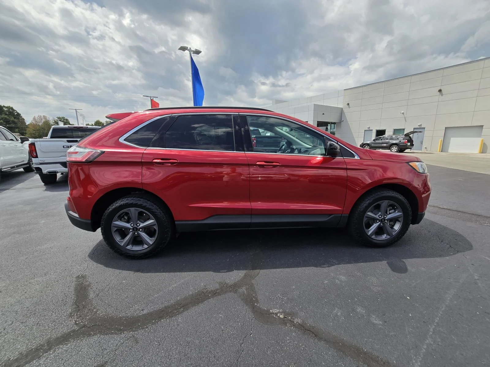 Used 2022 Red Ford SEL image 8
