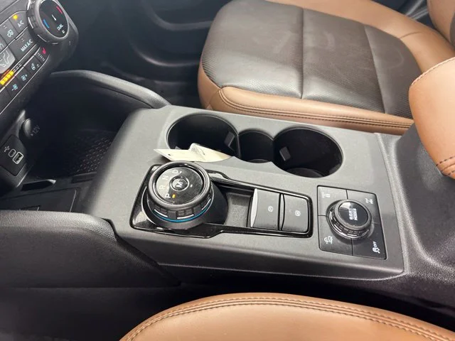 Used 2023 White Ford Badlands image 19