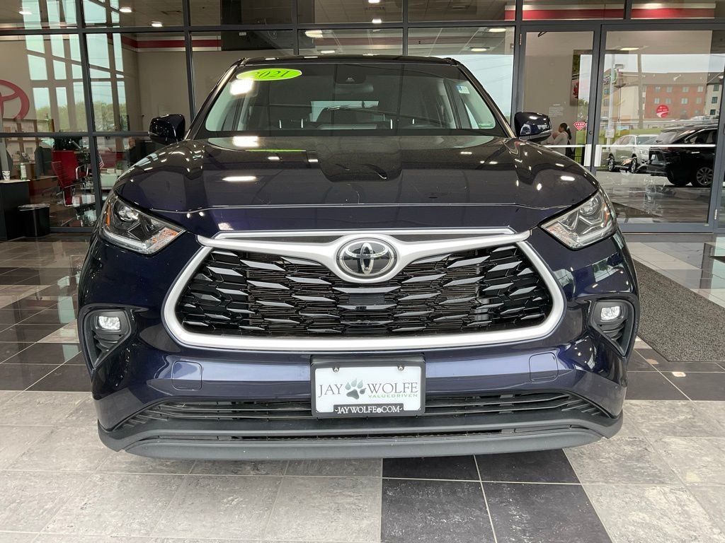 Used 2021 Toyota Highlander LE with VIN 5TDBZRBH5MS150484 for sale in Kansas City