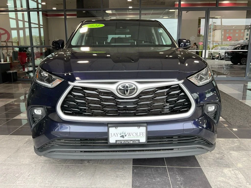 Used 2021 Toyota Highlander LE with VIN 5TDBZRBH5MS150484 for sale in Kansas City