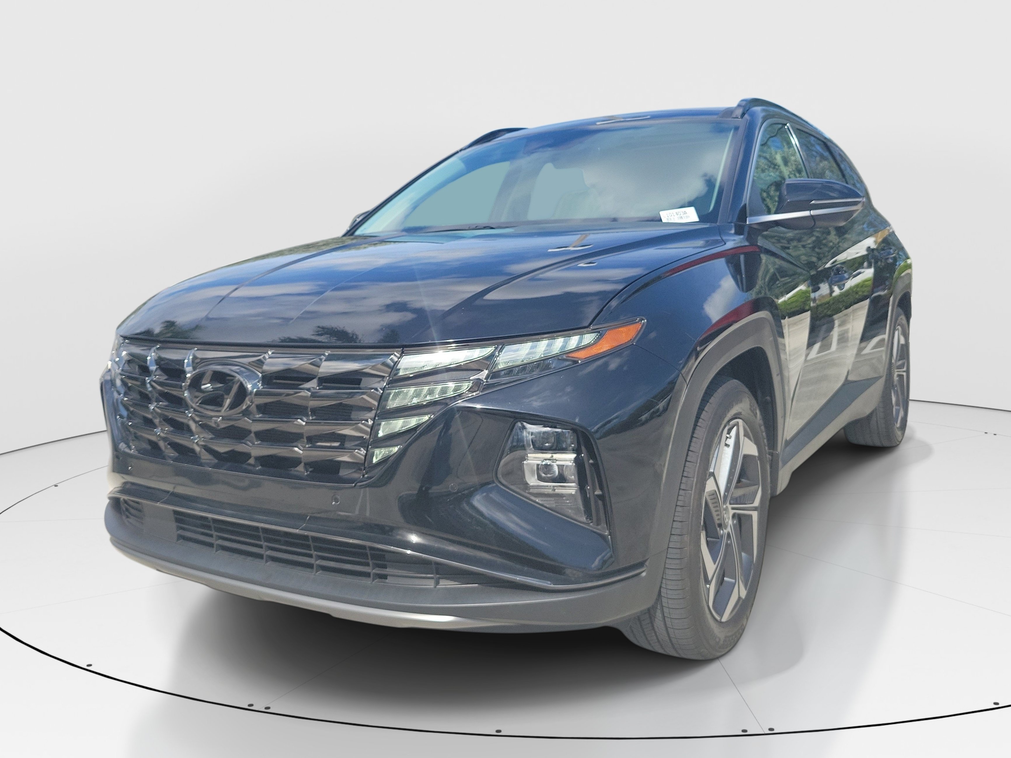 Used 2022 Phantom Black Hyundai Limited image 4