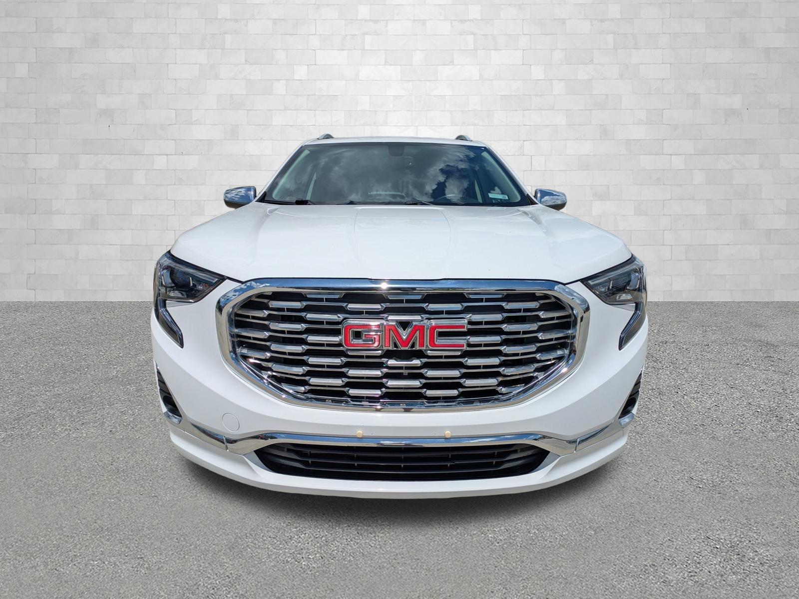 Used 2018 Summit White GMC DENALI image 6