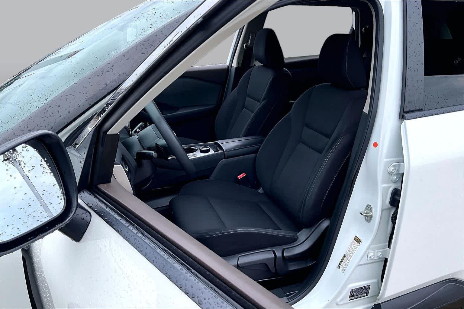 Used 2023 Glacier White Nissan S image 8