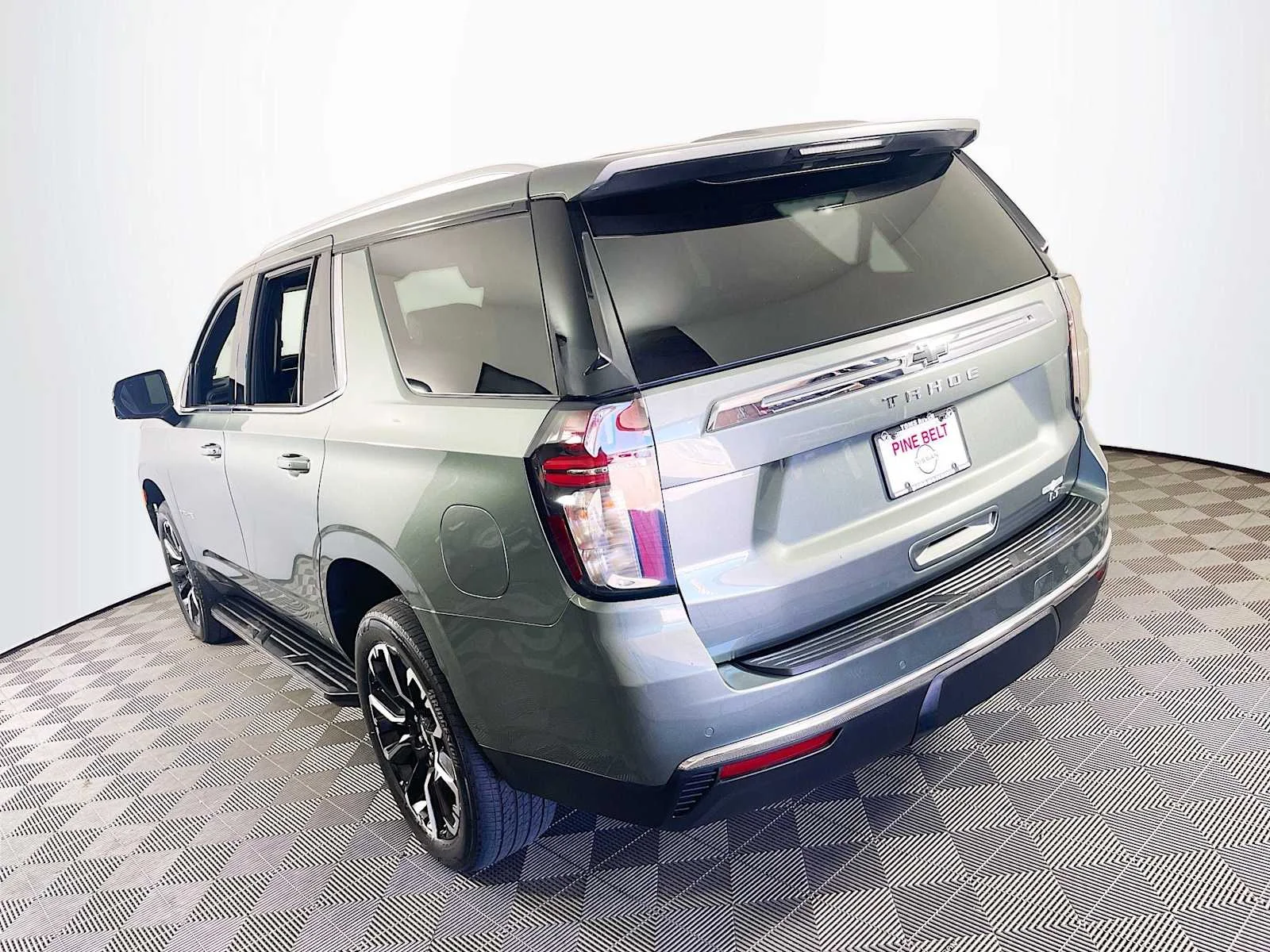 Used 2023 Silver Sage Metallic Chevrolet LT image 5