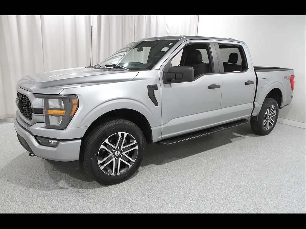 Used 2023 Iconic Silver Ford XL image 3