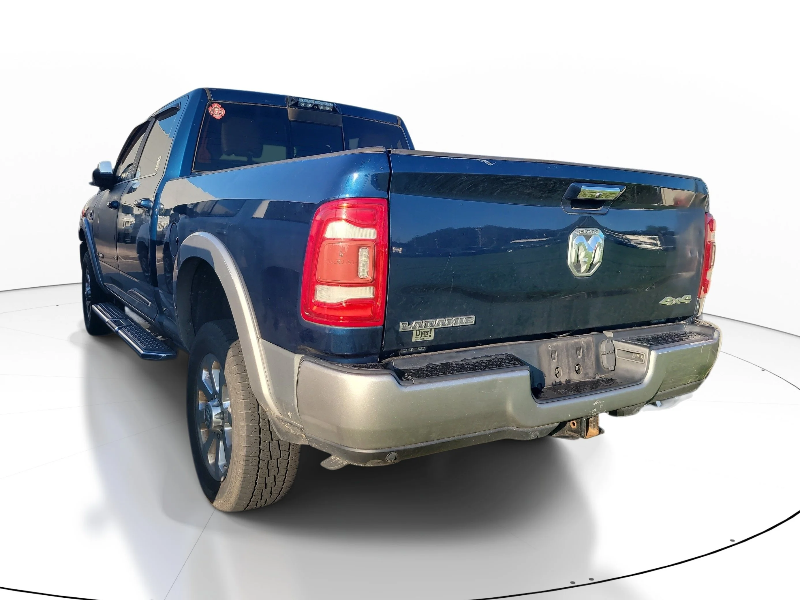 Used 2021 Patriot Blue Pearlcoat Ram Laramie image 6