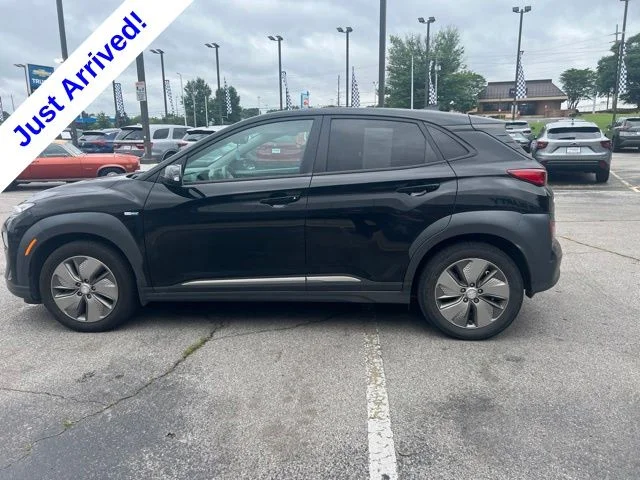 Used 2020 Black Hyundai Limited image 7