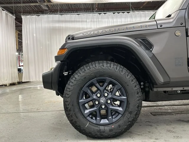 New 2026 Granite Crystal Metallic Clear-Coat Exterior Paint Jeep 85th Anniversary Edition image 20