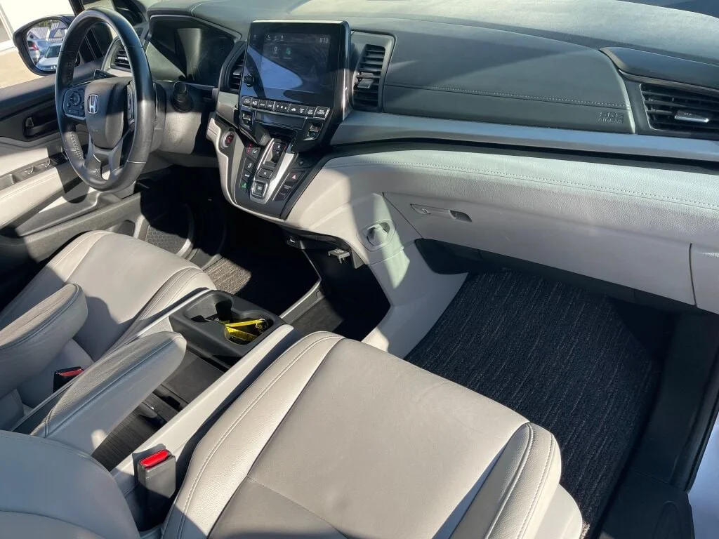 Used 2022 Lunar Silver Metallic Honda EX-L image 32