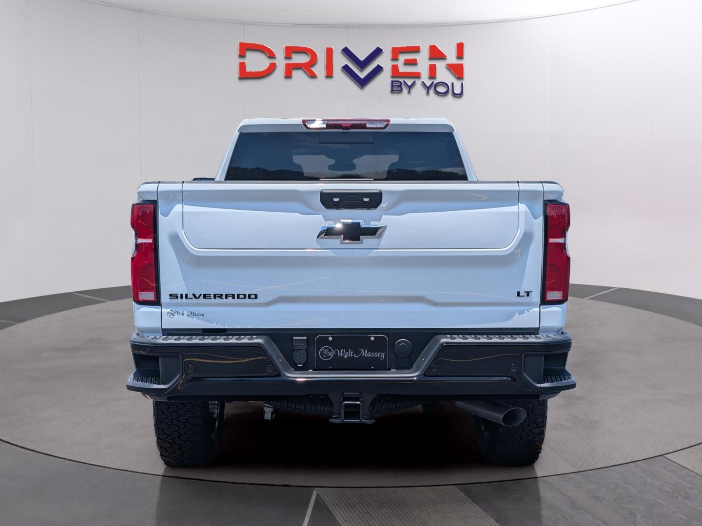 New 2026 Summit White Chevrolet LT image 4