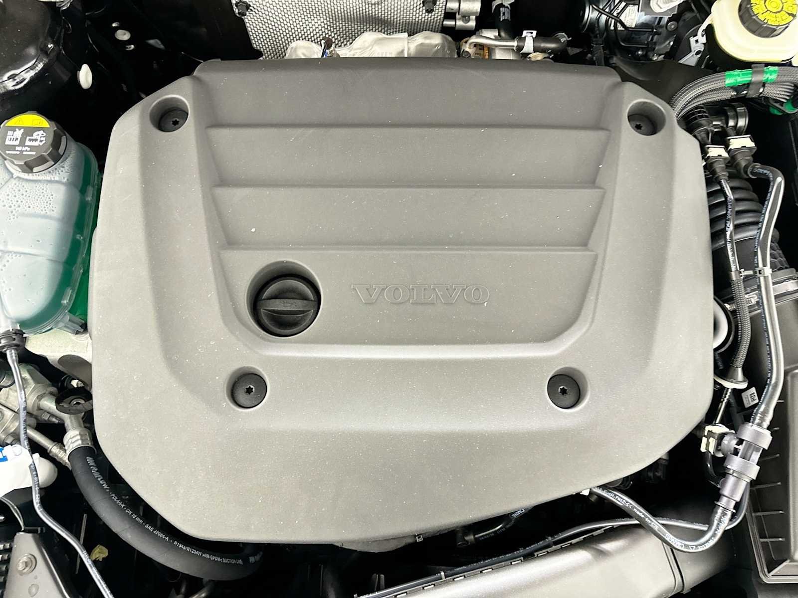 2025 Volvo XC40 Plus - Photo 26