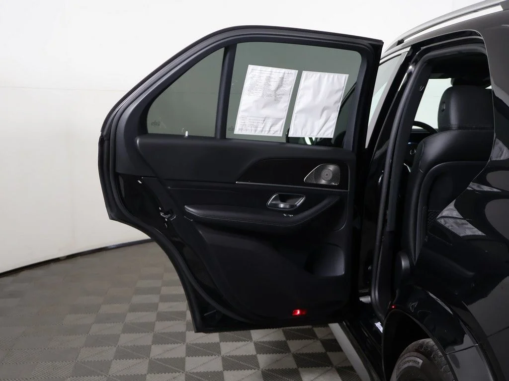 Used 2022 Black Mercedes-Benz GLE 450 image 23