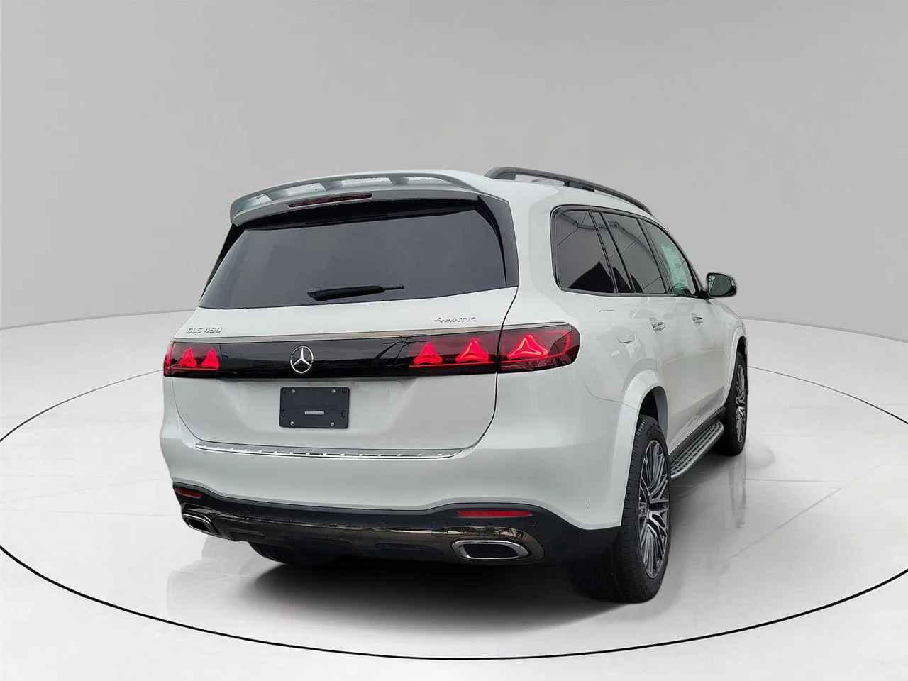 New 2027 MANUFAKTUR Moonlight White Metallic Mercedes-Benz GLS 450 image 4