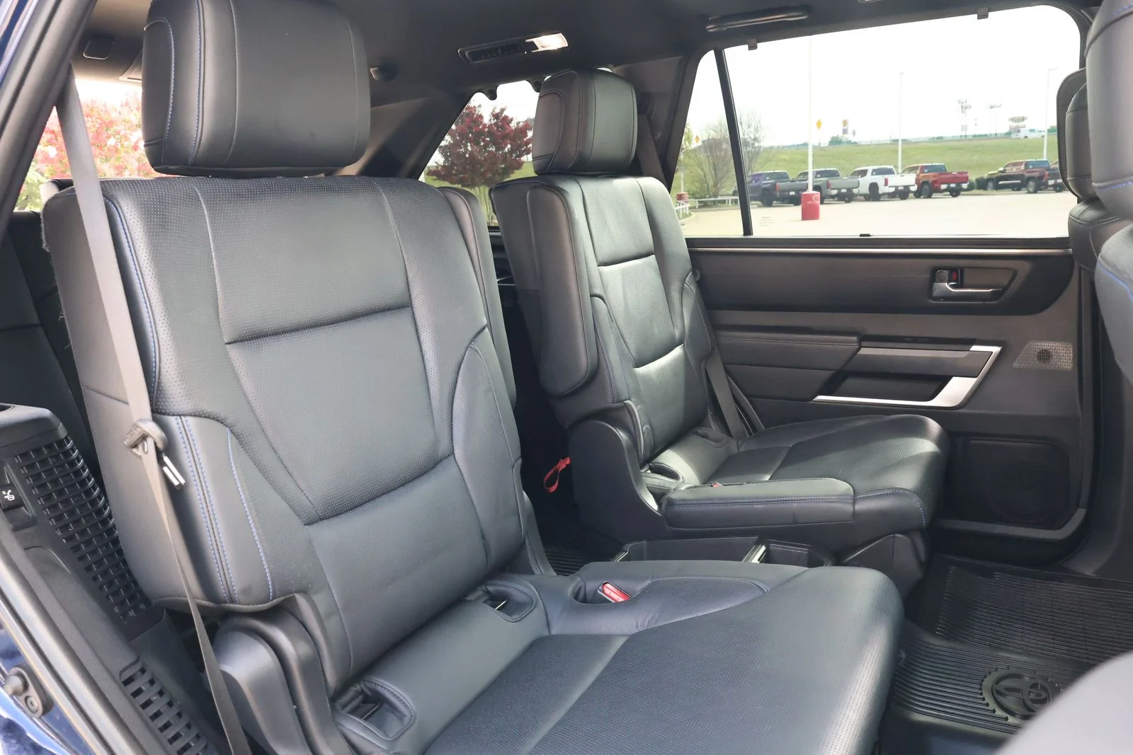 Used 2023  Toyota Platinum image 36