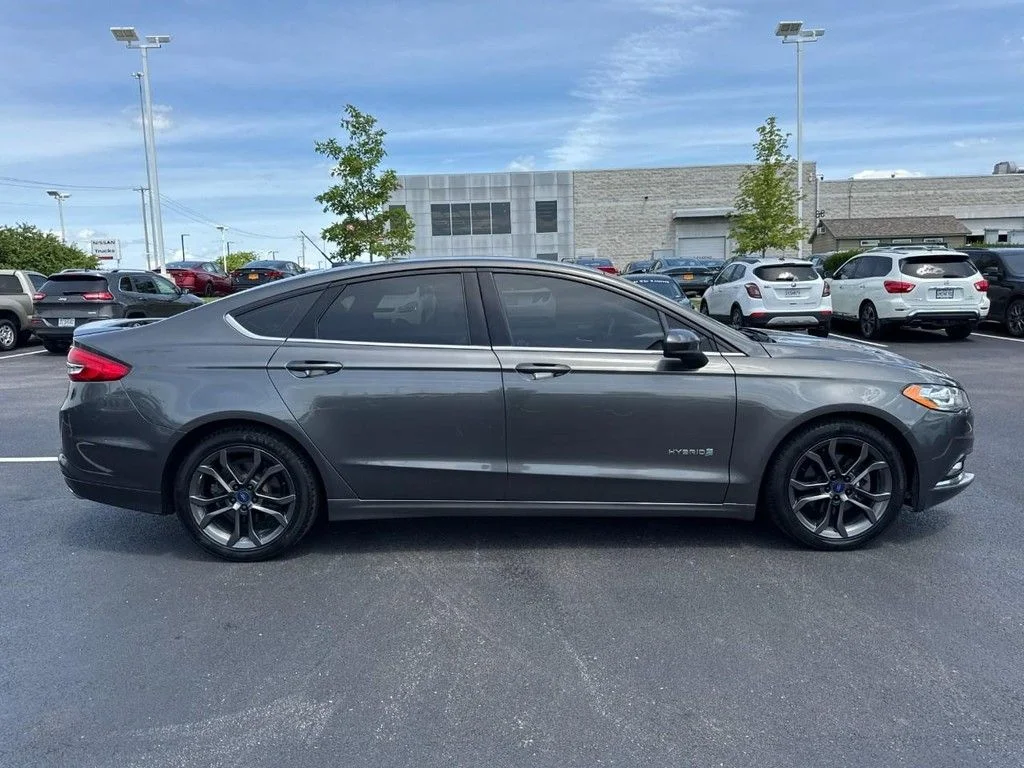 Used 2018 Ford Fusion Hybrid SE with VIN 3FA6P0LU9JR117135 for sale in St. Peters, MO