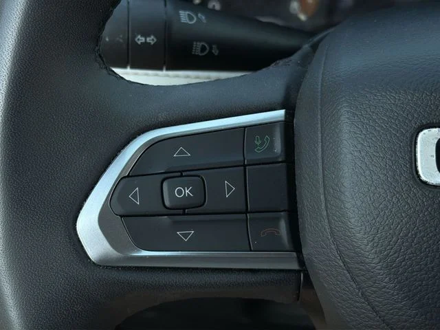 Used 2024 Gray Jeep Limited image 26
