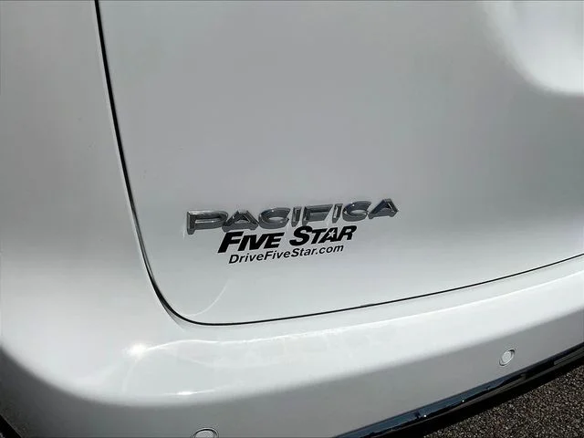 Used 2024 White Chrysler Touring L image 25
