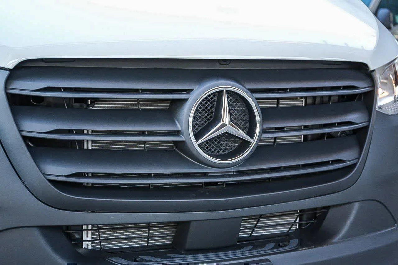New 2026 Arctic White Mercedes-Benz Cargo 170WB High Roof RWD 2.0L I4 Diesel Turbo SO image 5