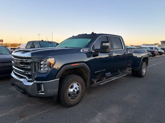 Used 2023 Blue GMC SLE image 3