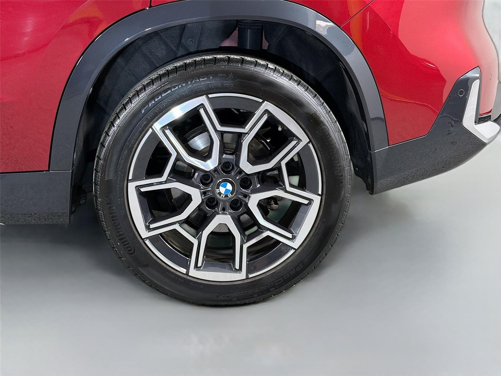 Used 2026 Vegas Red Metallic BMW xDrive28i image 28