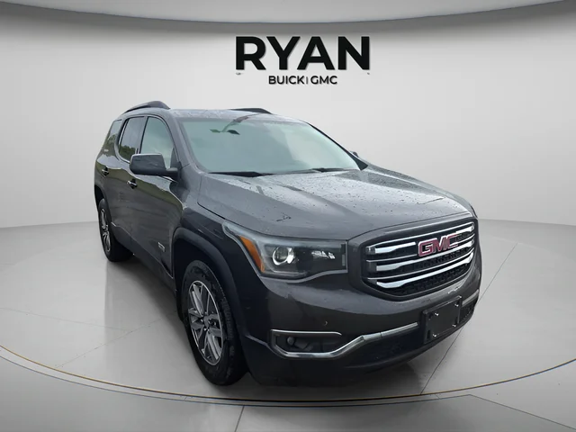 Used 2017 Silver GMC SLE-2 image 1