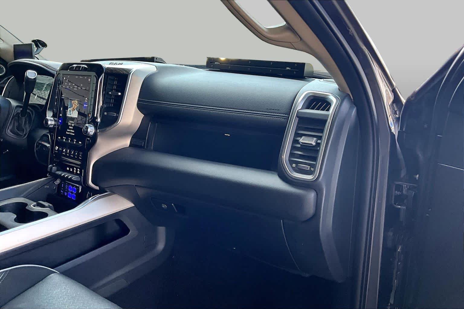 Used 2021 Granite Crystal Metallic Clearcoat Ram Laramie image 18