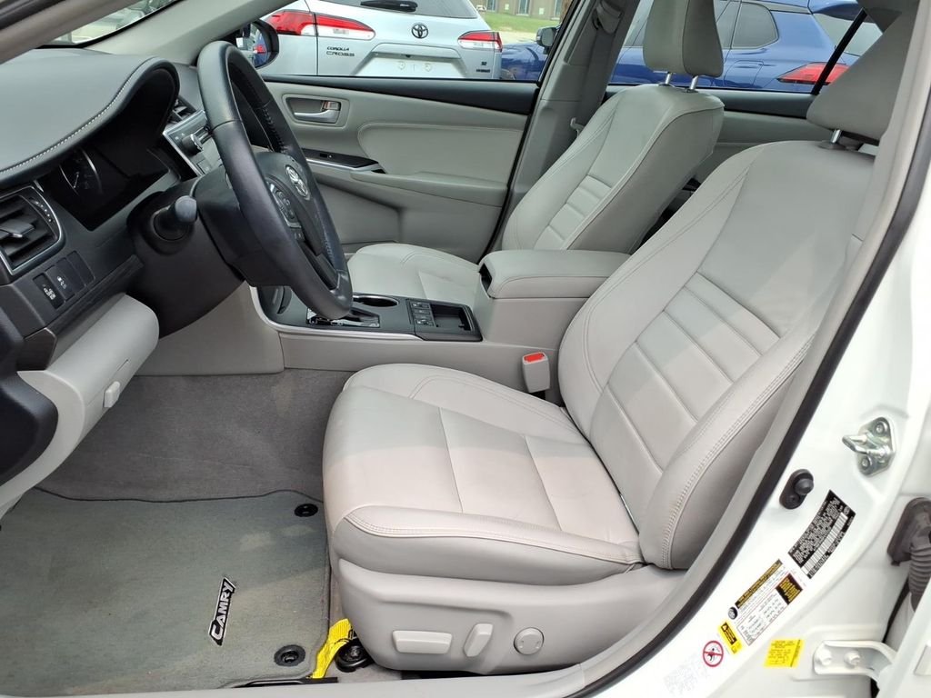 Used 2015 Blizzard Pearl Toyota XLE image 10