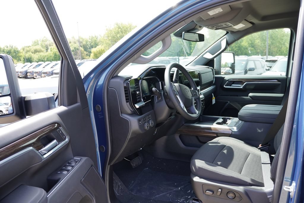 2026 Chevrolet Silverado 3500 HD LT - Photo 10