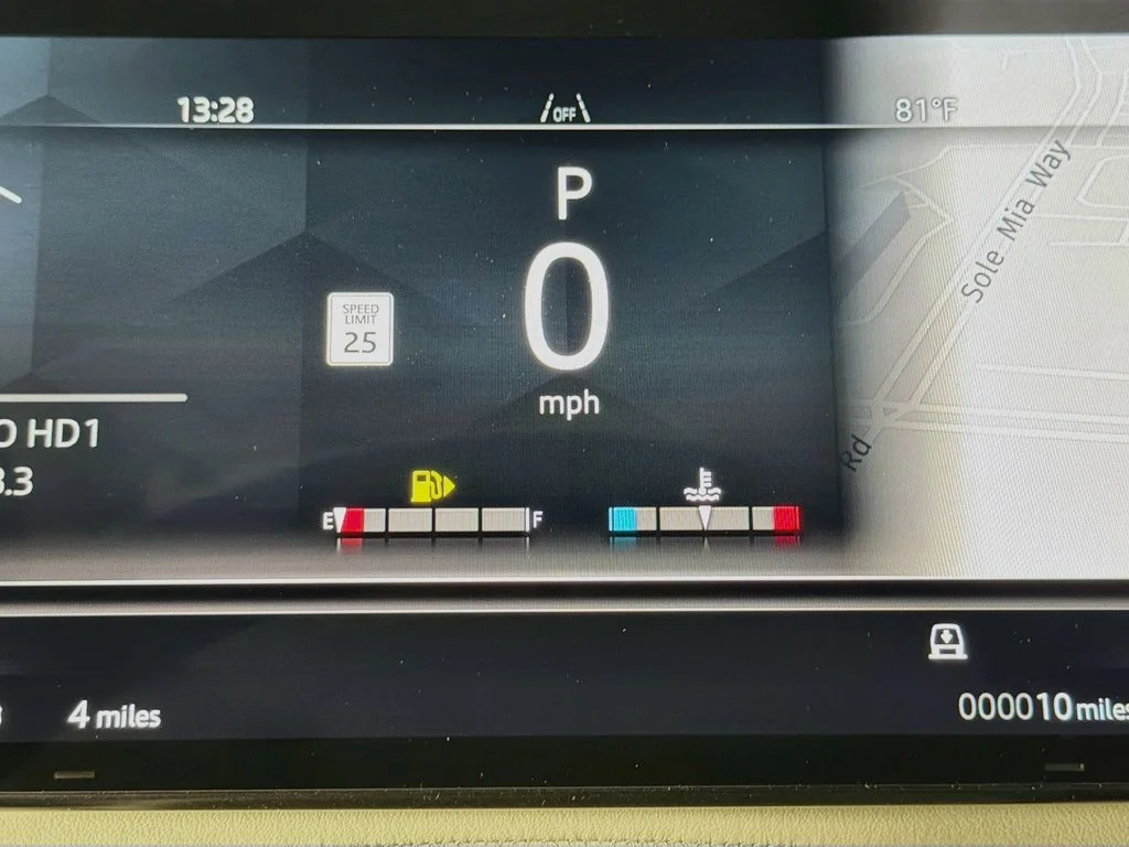 New 2027 Fuji White Land Rover SE image 12