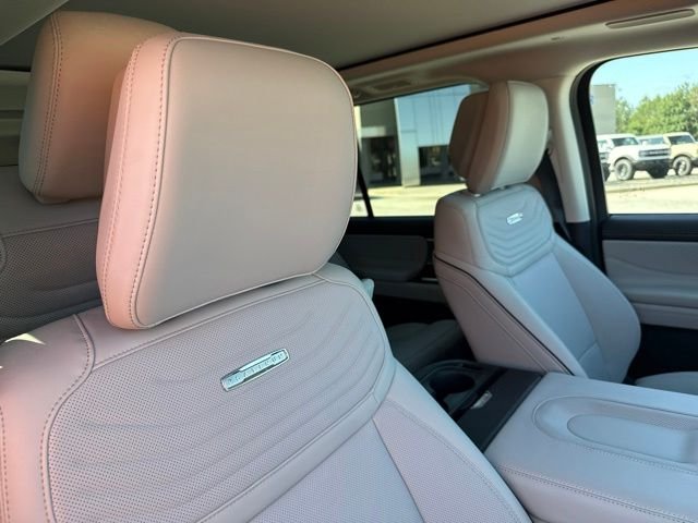New 2027 Glacier Gray Metallic Tri-Coat Ford Platinum image 15