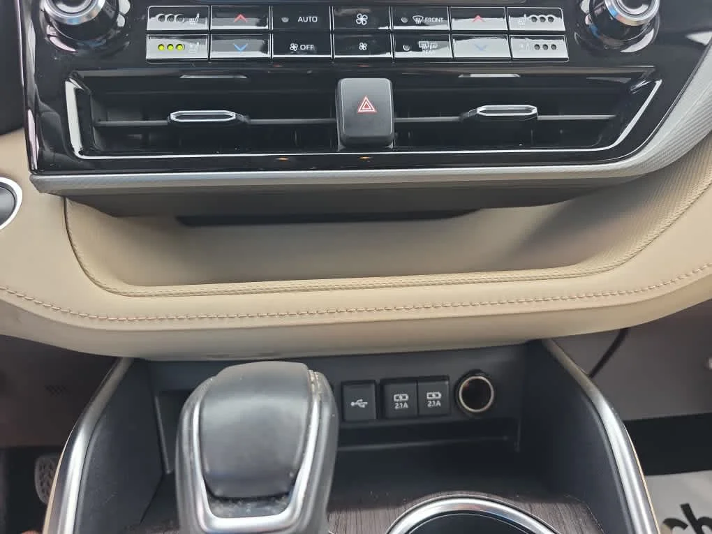 Used 2021 Moon Dust Toyota Platinum image 23