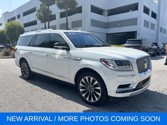 Used 2020 White Lincoln Reserve image 1