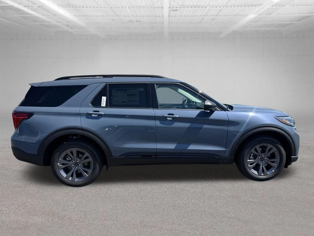 New 2026 Vapor Blue Metallic Ford Active image 2