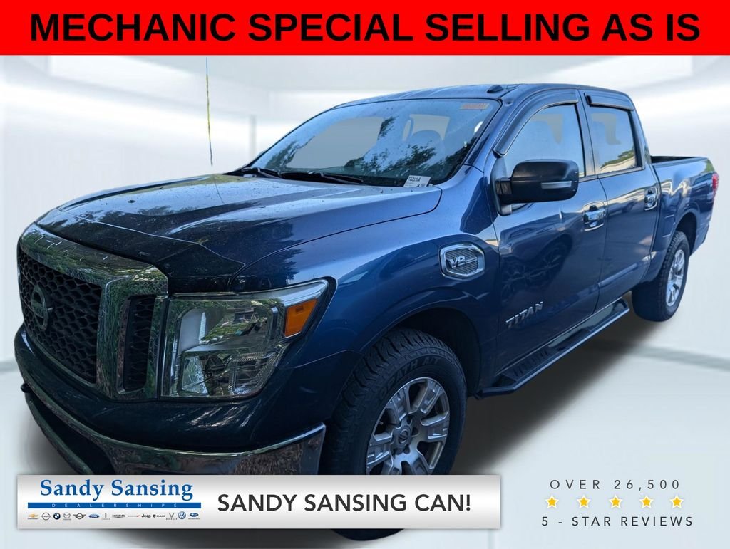2017 Nissan Titan SV 4X4 Crew Cab's photo