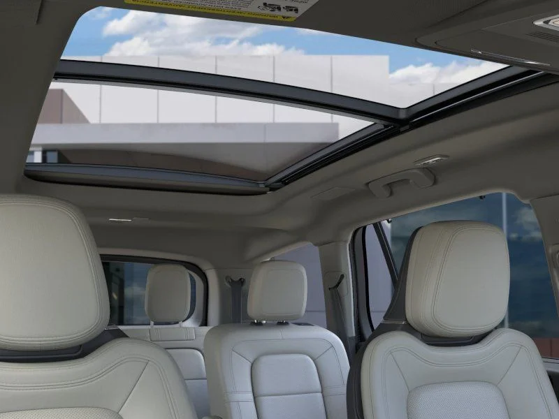 New 2026 Pristine White Metallic Tri-Coat Lincoln Reserve® image 22