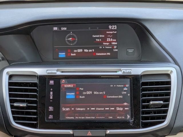Used 2017 White Honda EX-L image 17