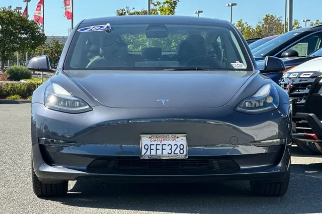 Used 2023  Tesla Base image 9