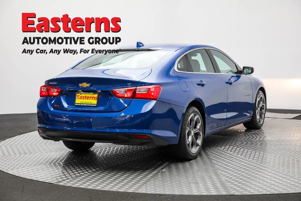 Used 2023 Blue Chevrolet LT image 5