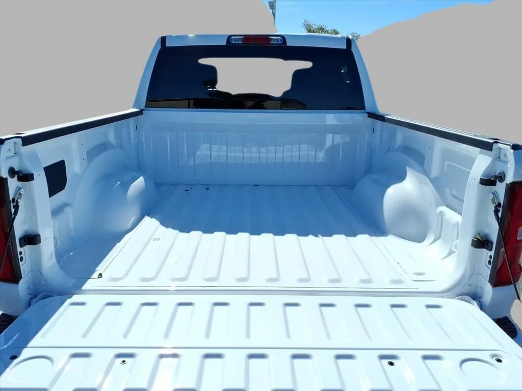New 2026 Bright White Clear-Coat Exterior Paint RAM Big Horn/Lone Star image 5