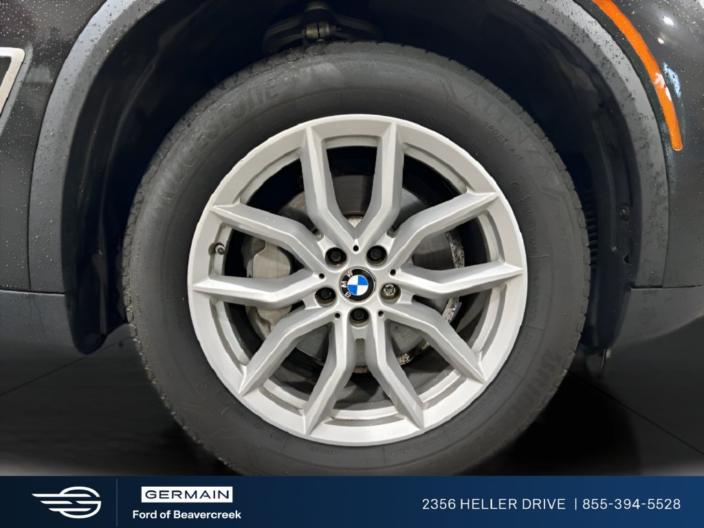 Used 2021 Black Sapphire Metallic BMW xDrive40i image 25