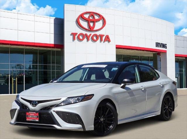 Certified Used 2024 MID BLK/WIND CHILL Toyota  image 1